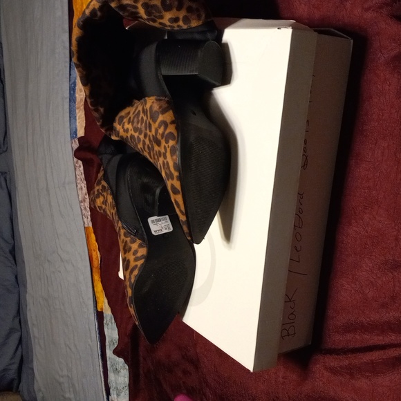 Leopard Print Knee-High Boots - Picture 5 of 5